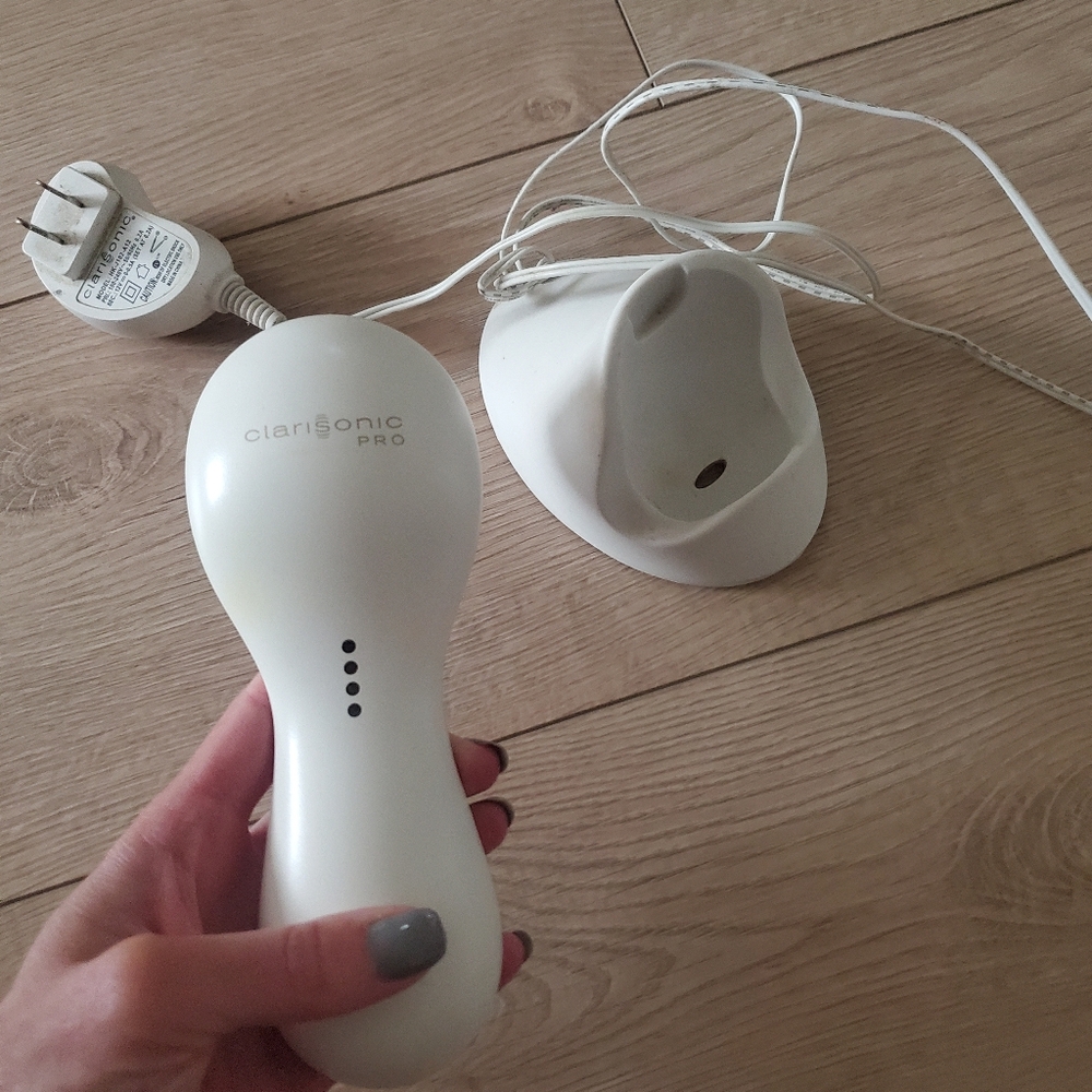 Clarasonic Pro with charging dock